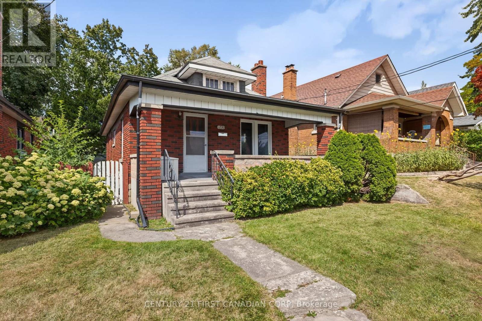 1230 Dundas St, London, ON N5W 3B2
