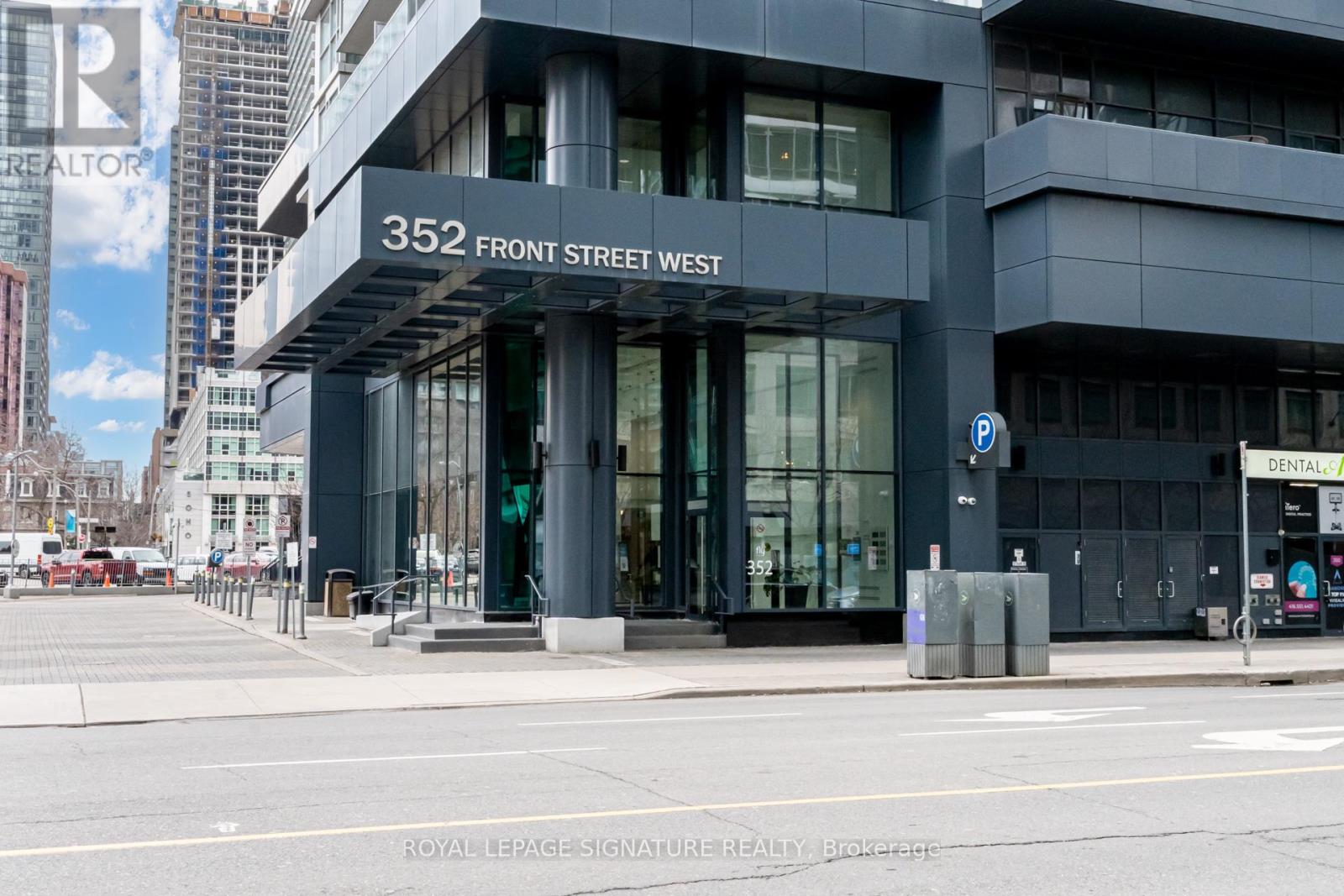 2108 352 Front St W, Toronto, ON M5V 0K3