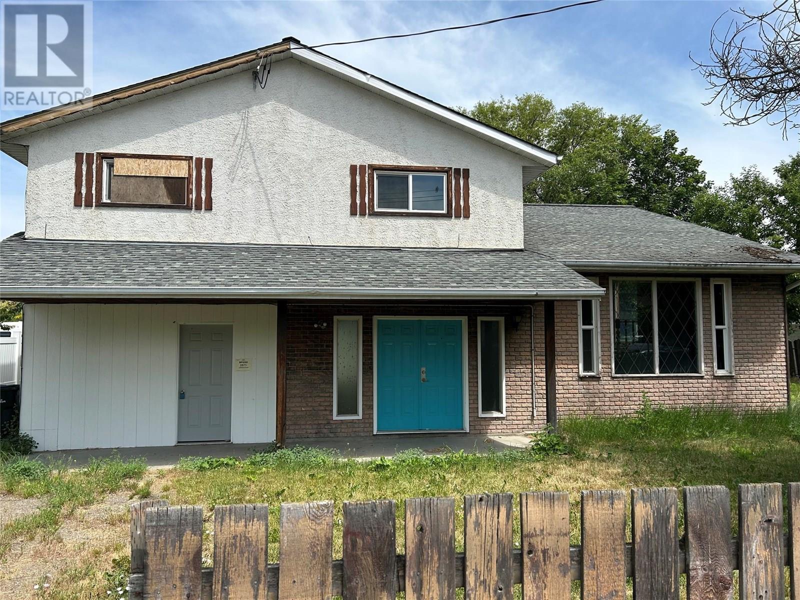 2571 Lakeshore Rd, Vernon, BC V1H 1M9