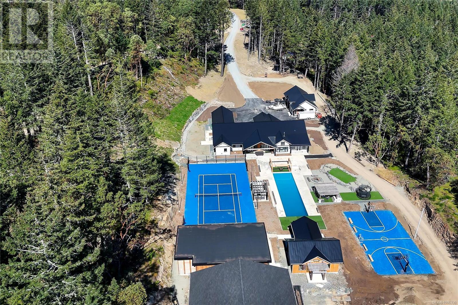 6707 Willis Point Rd, Central Saanich, BC V9E 2A2
