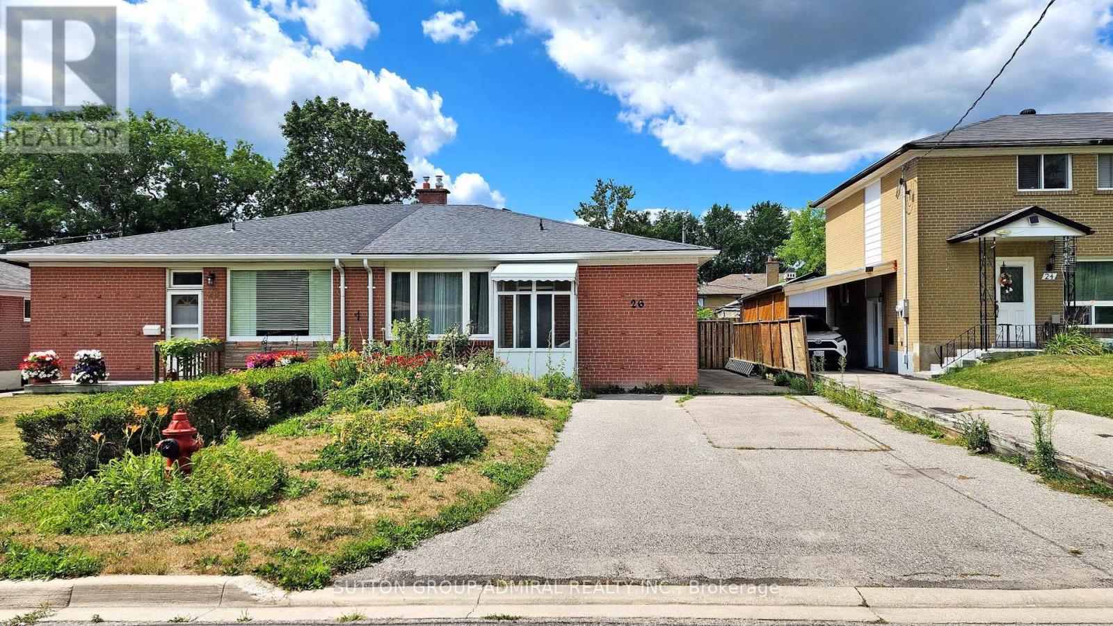 26 Davis Rd, Aurora, ON L4G 2B6