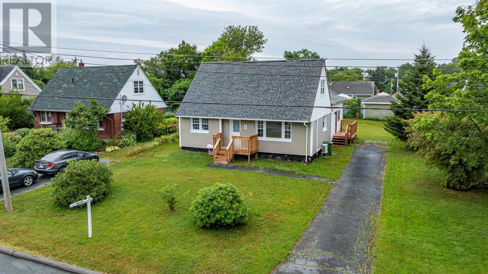 6 Birchfield Cres, Halifax, NS B3R 2E7