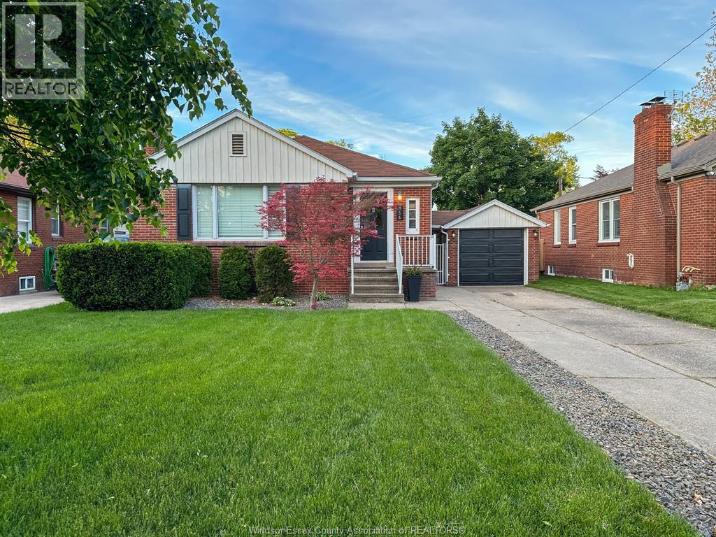 866 Belleperche Pl, Windsor, ON N8S 3C1