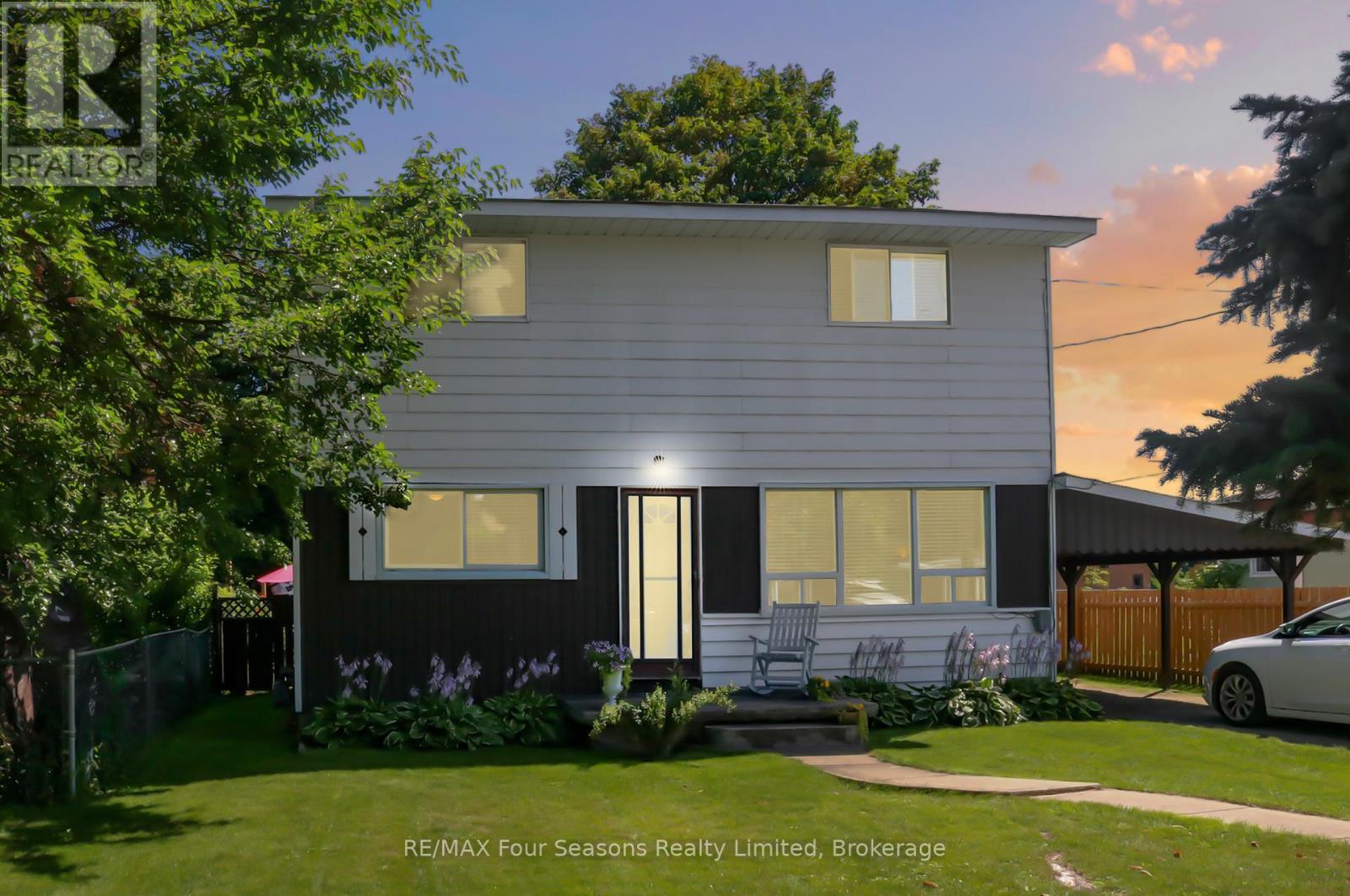 46 Erie St, Collingwood, ON L9Y 1P4