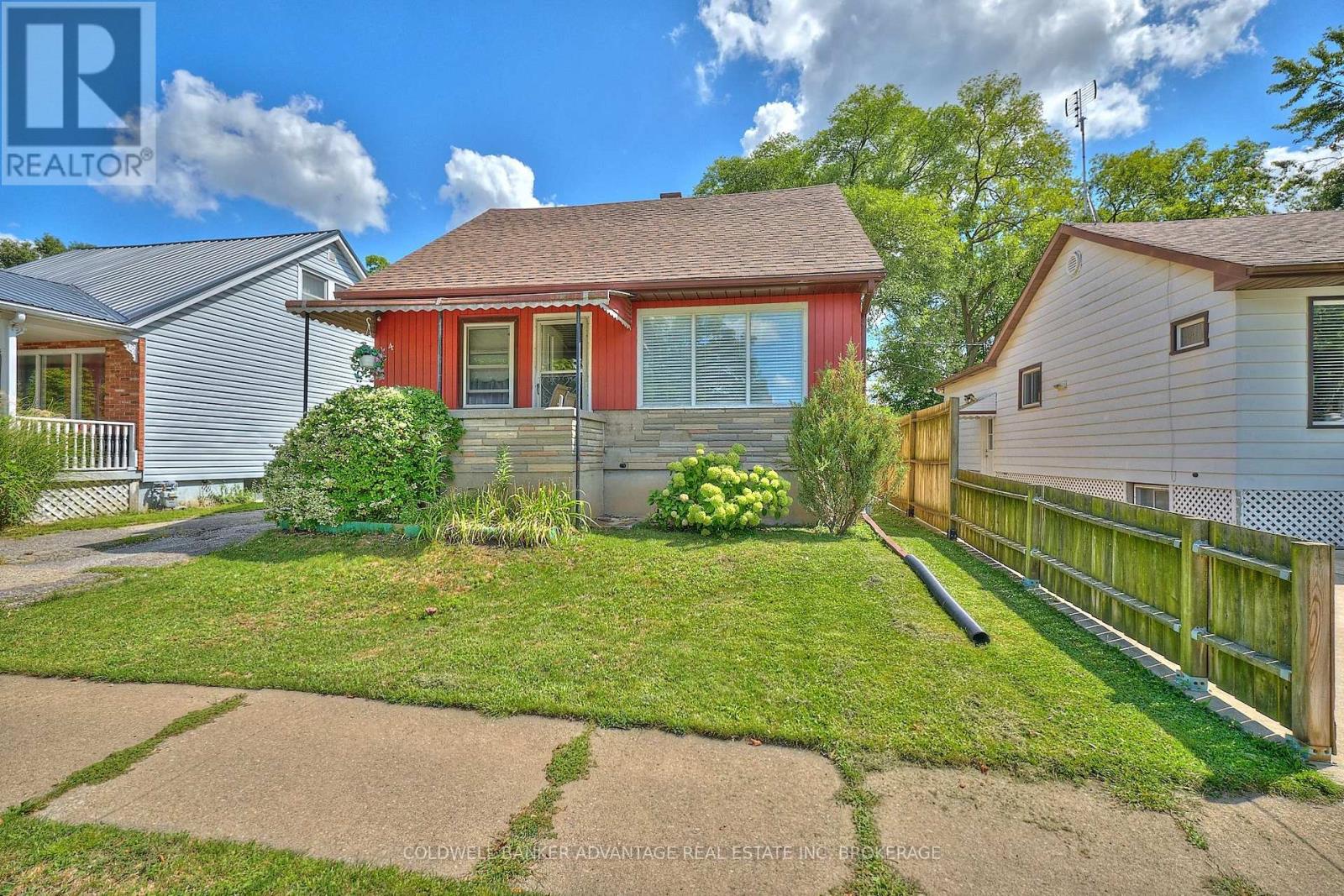 144 Dunkirk Rd, Welland, ON L3B 2N6