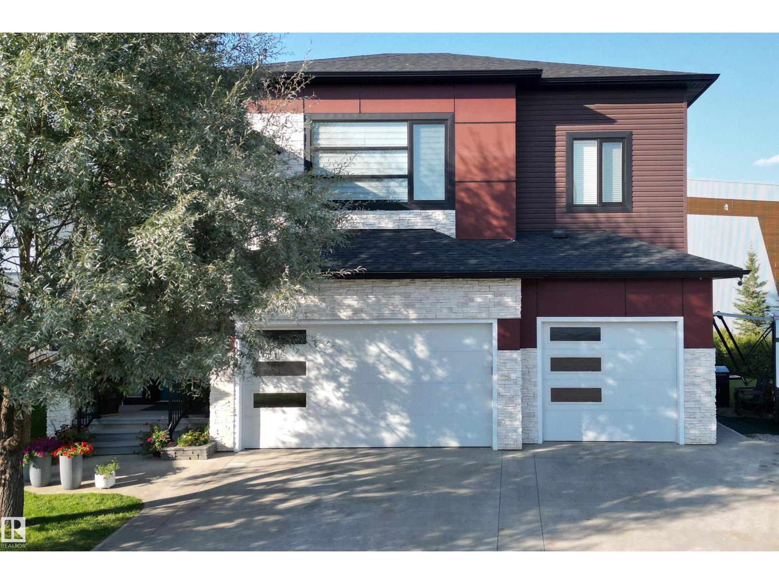 58 Lamplight Dr, Spruce Grove, AB T7X 0G8