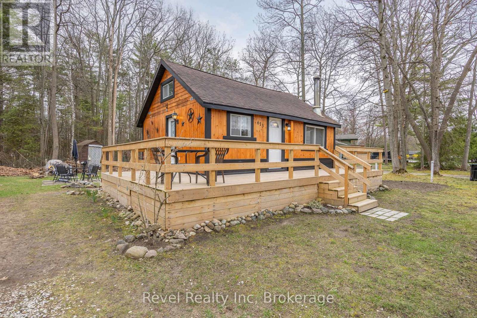 613 Oxbow Park Dr, Wasaga Beach, ON L9Z 2V2