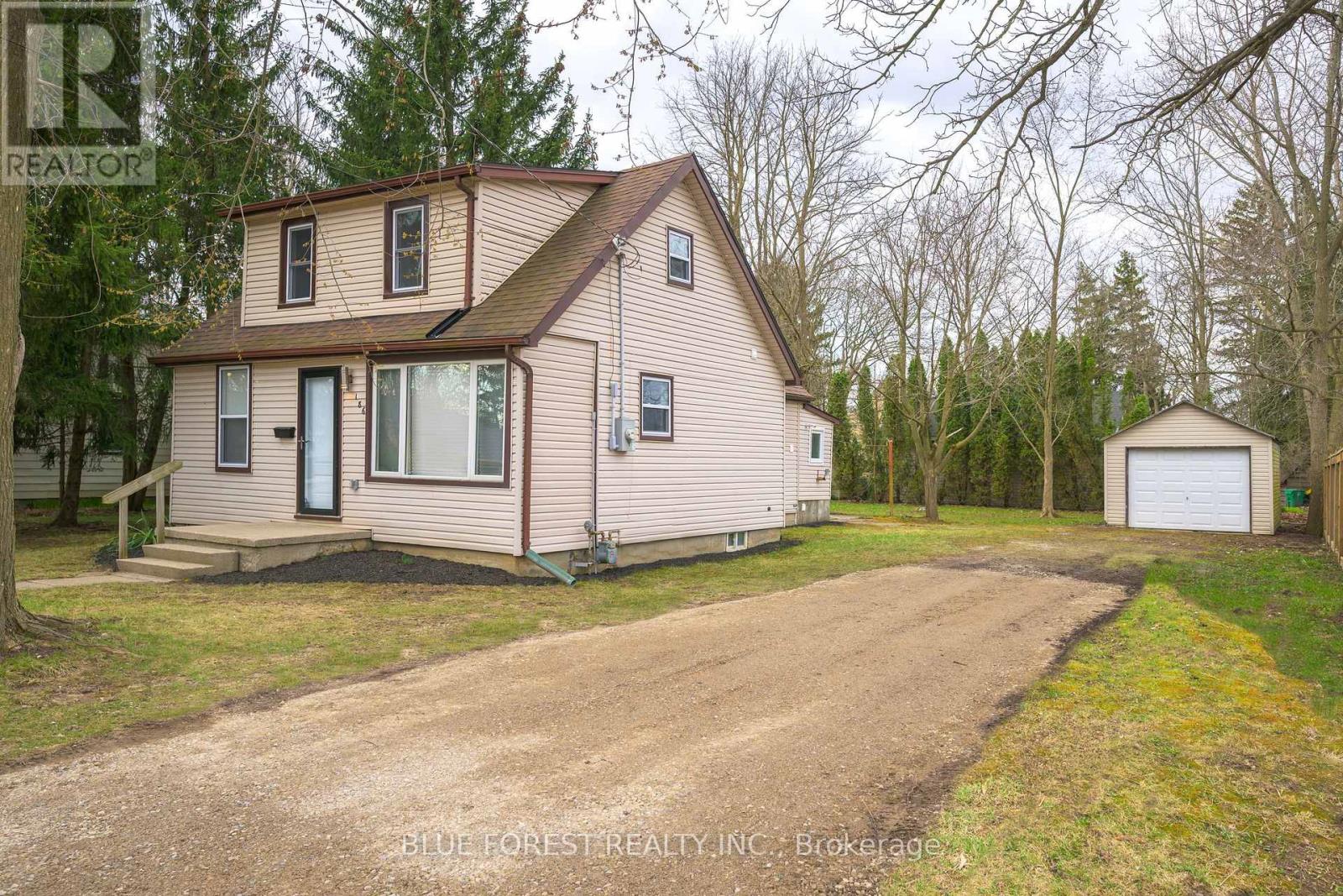 186 Victoria St, Southwest Middlesex, ON N0L 1M0