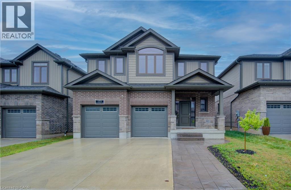 153 Mountain Holly Ct, Waterloo, ON N2V 0E1