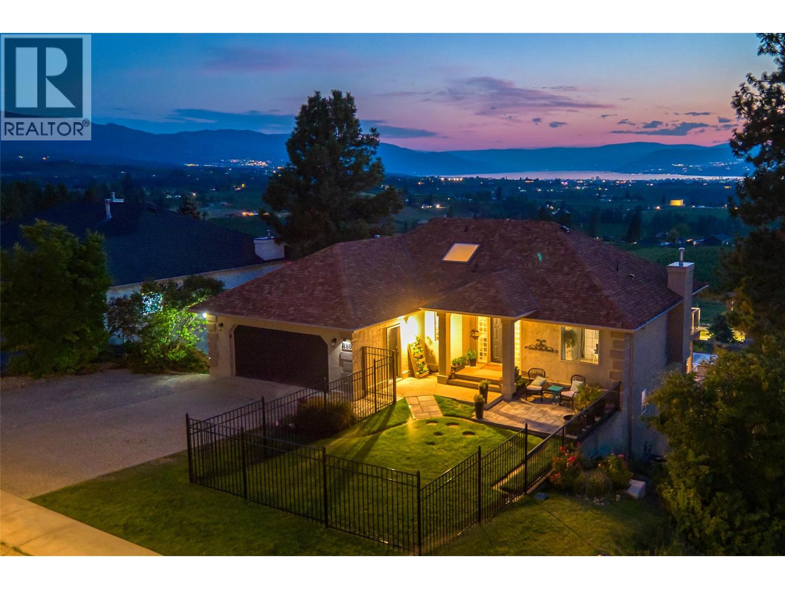 880 Ackerman Ct, Kelowna, BC V1X 7L2