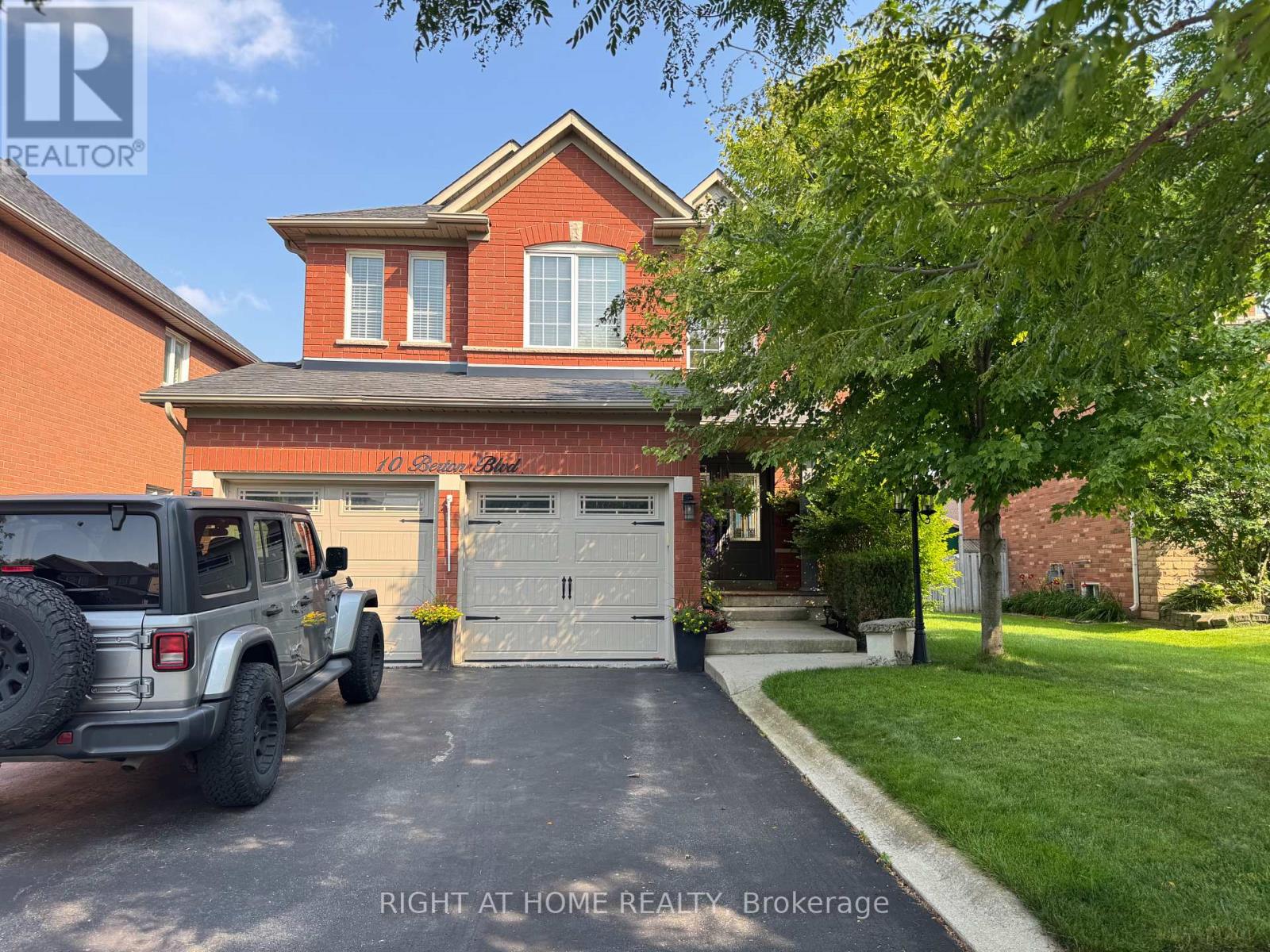 10 Berton Blvd, Halton Hills, ON L7G 6A5