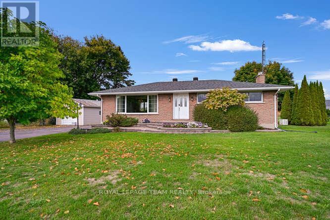 2214 County 2 Rd, Edwardsburgh/Cardinal, ON K0E 1T1