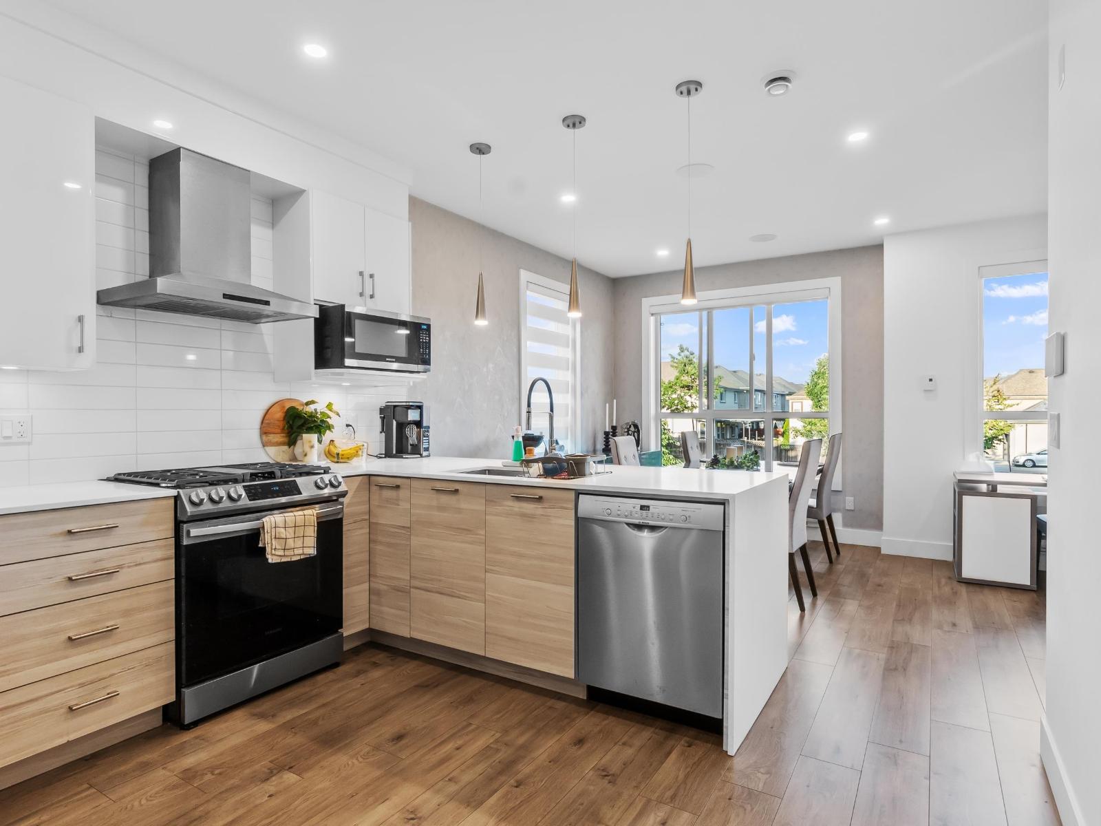 7177 194a Street Unit 10, Surrey, BC V4N 6V6