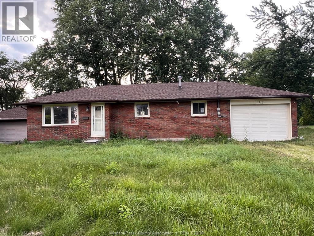 7925 Malden Rd, Lasalle, ON N9J 2V3