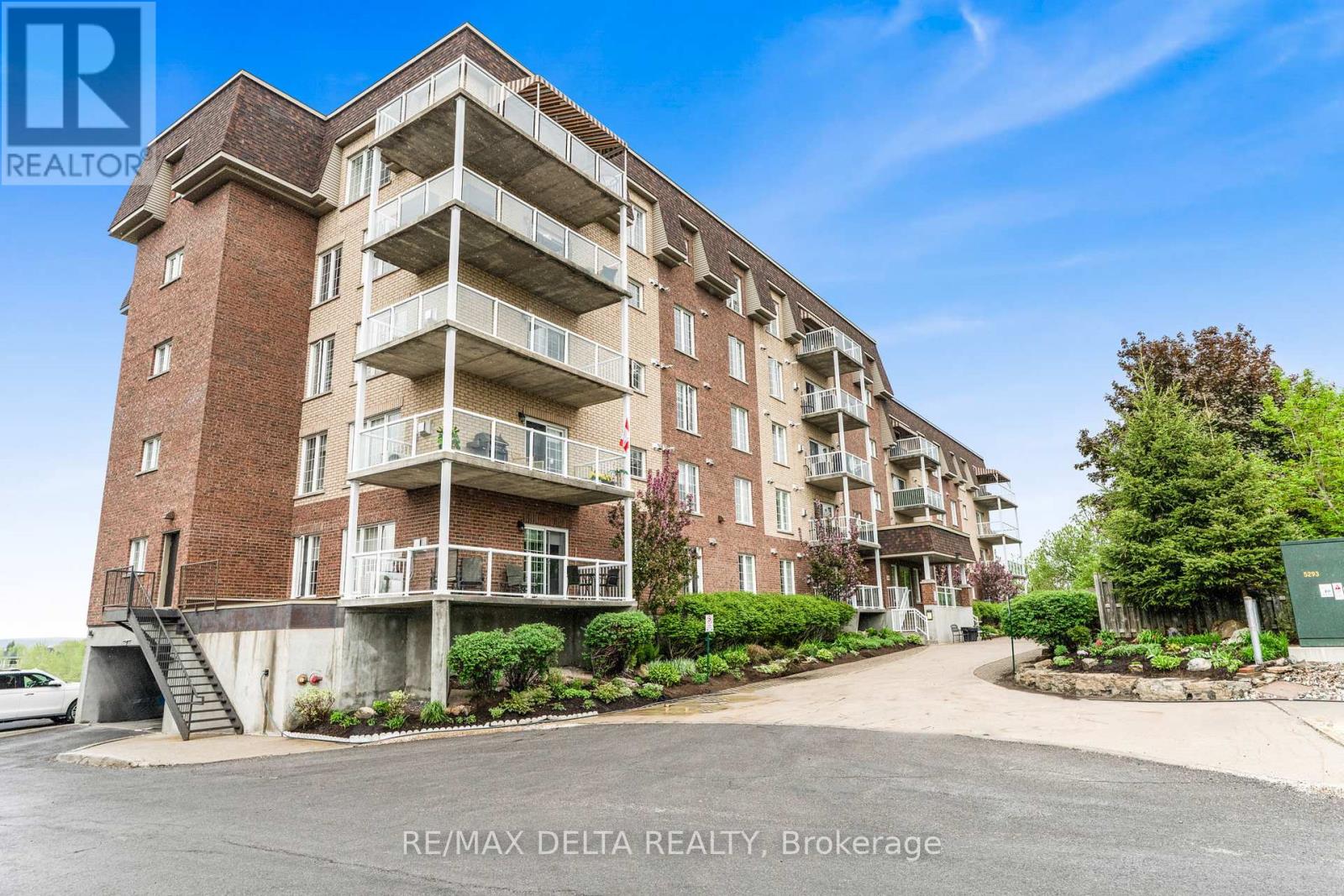 104 2360 Albert St, Clarence-Rockland, ON K4K 0C4