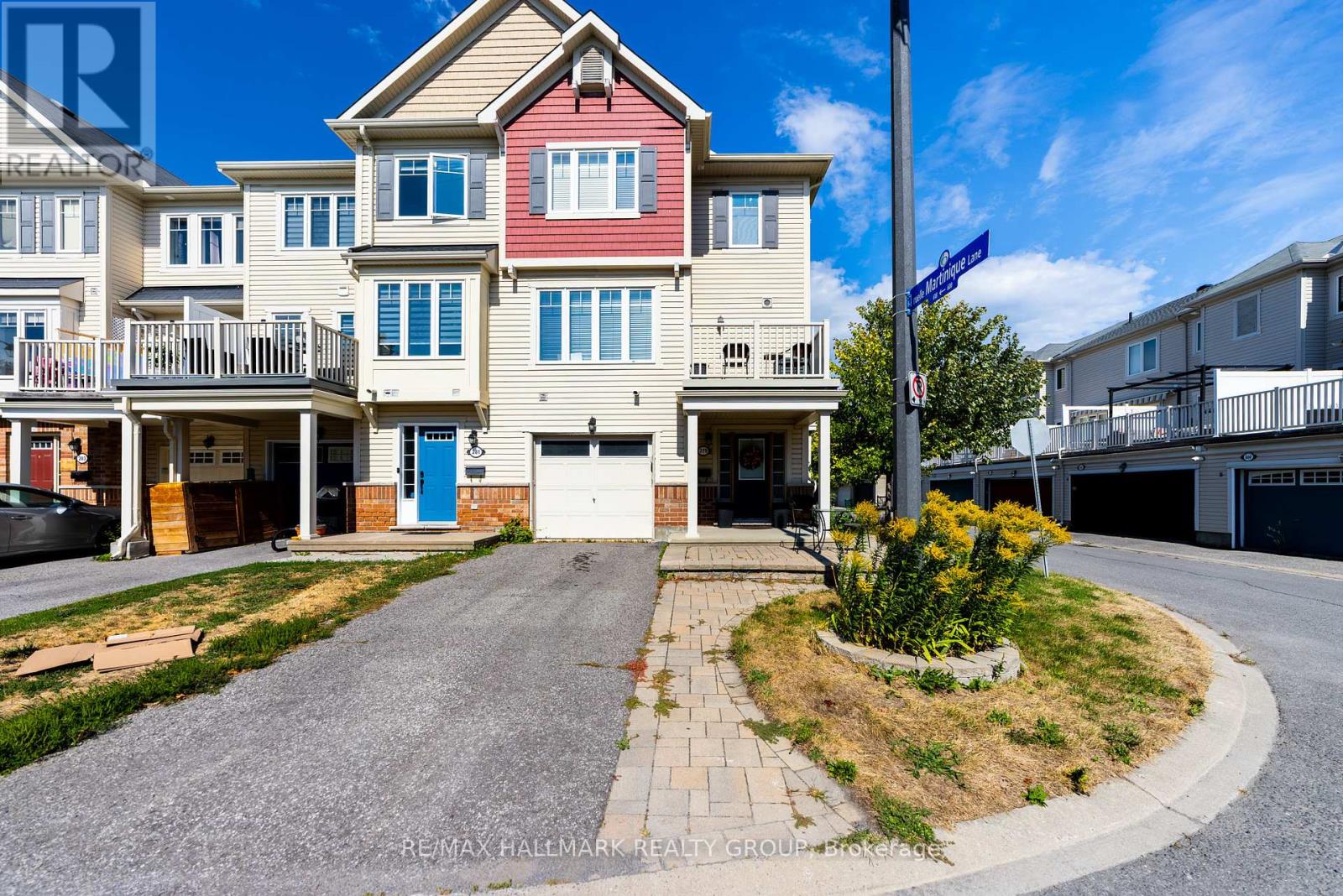 279 Parlaville Cir, Ottawa, ON K2S 0M4