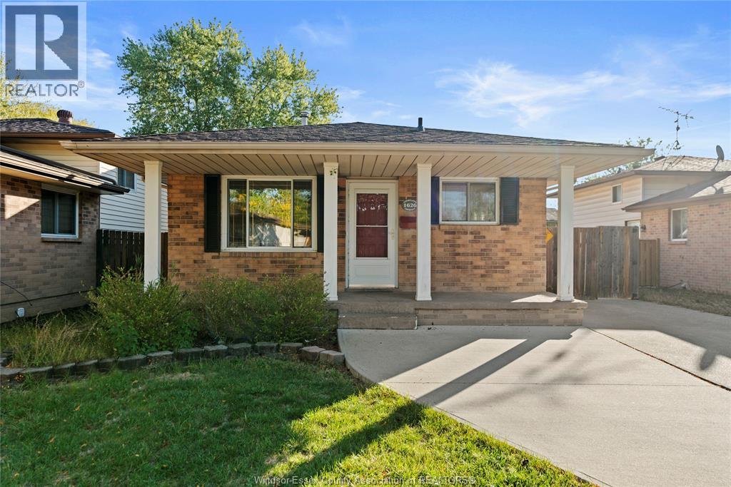 1626 Courtland Cres, Windsor, ON N8T 3K6