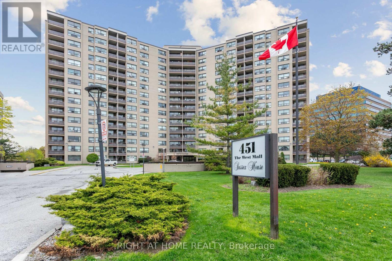1616 451 The West Mall, Toronto, ON M9C 1G1