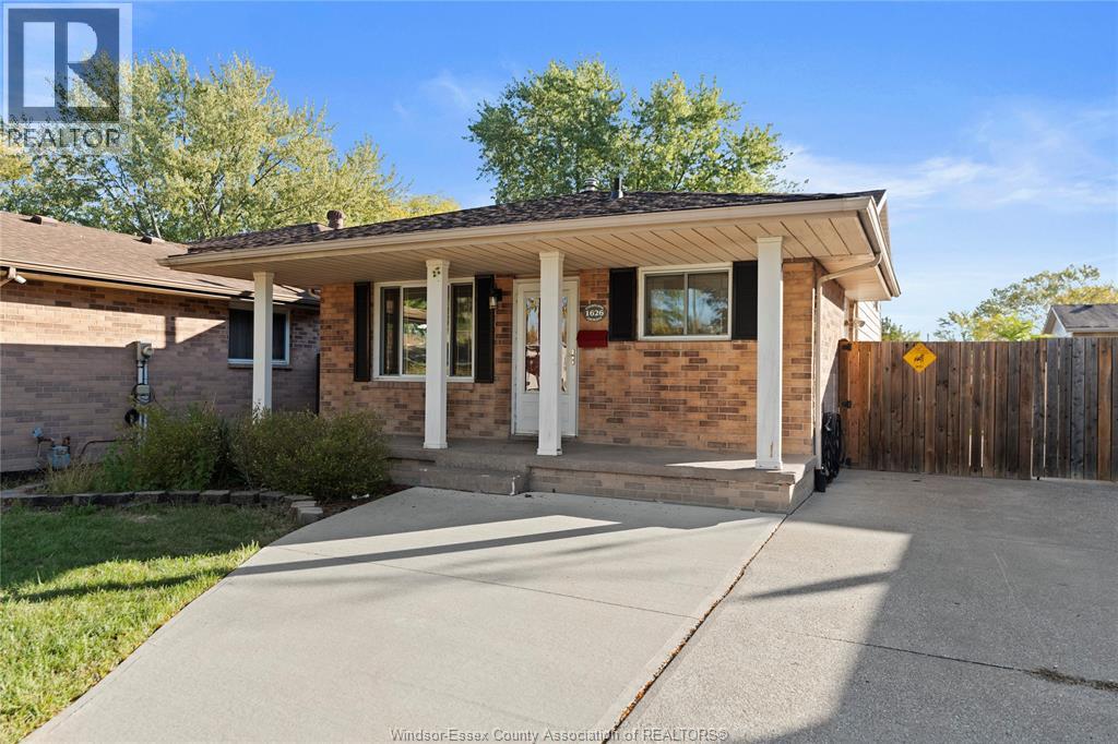 1626 Courtland Cres, Windsor, ON N8T 3K6