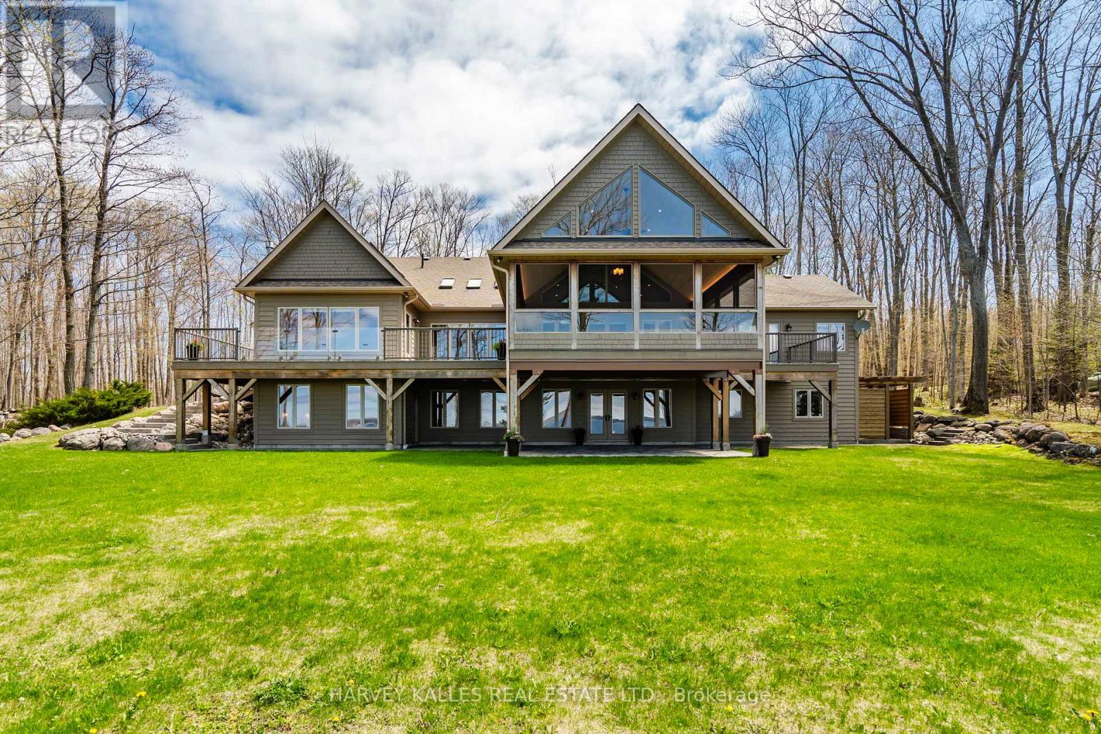 20 Nippissing Ridge Rd, Tiny, ON L9M 0T8