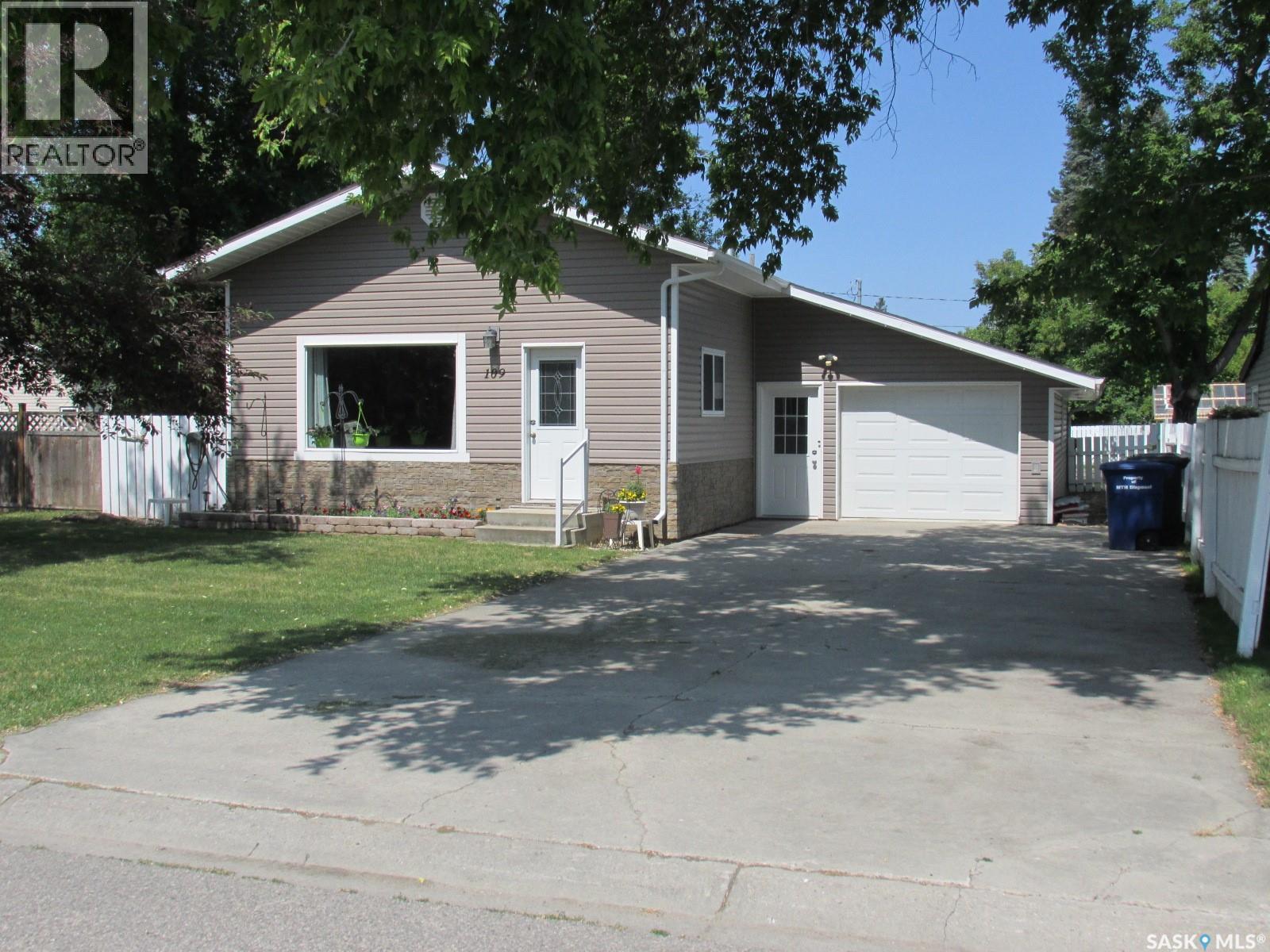 109 7 Avenue East, Nipawin, SK S0E 1E0
