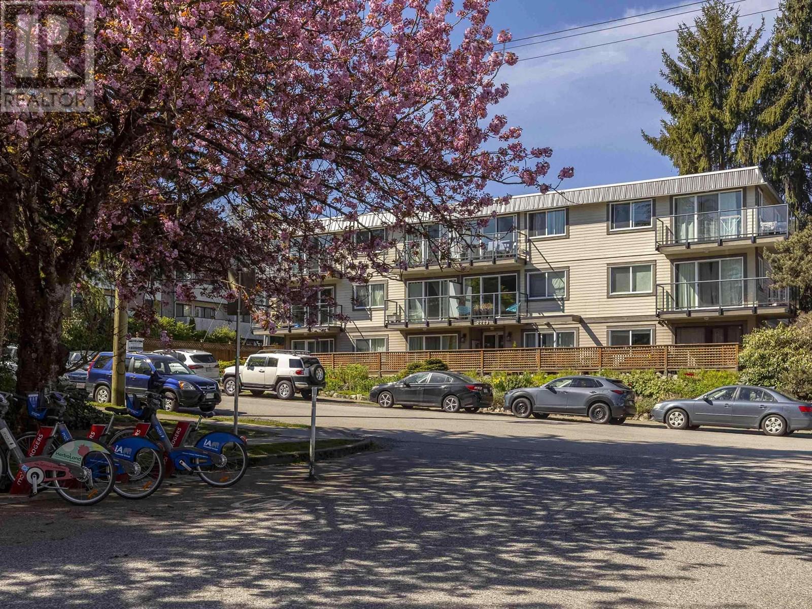 2223 Prince Edward Street Unit 12, Vancouver, BC V5T 4K6
