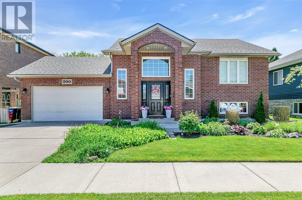 200 Riverview Ave, Windsor, ON N9J 3Y1