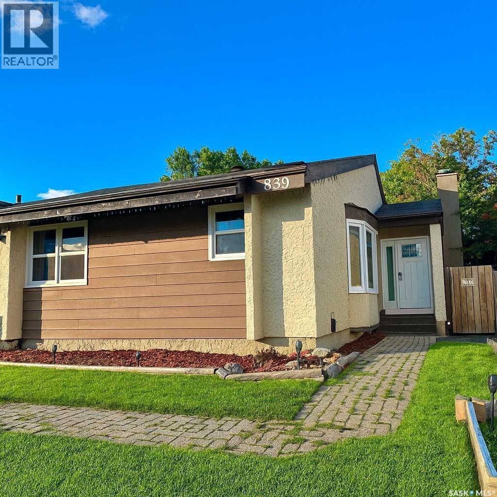 839 Athlone Dr N, Regina, SK S4X 2H2