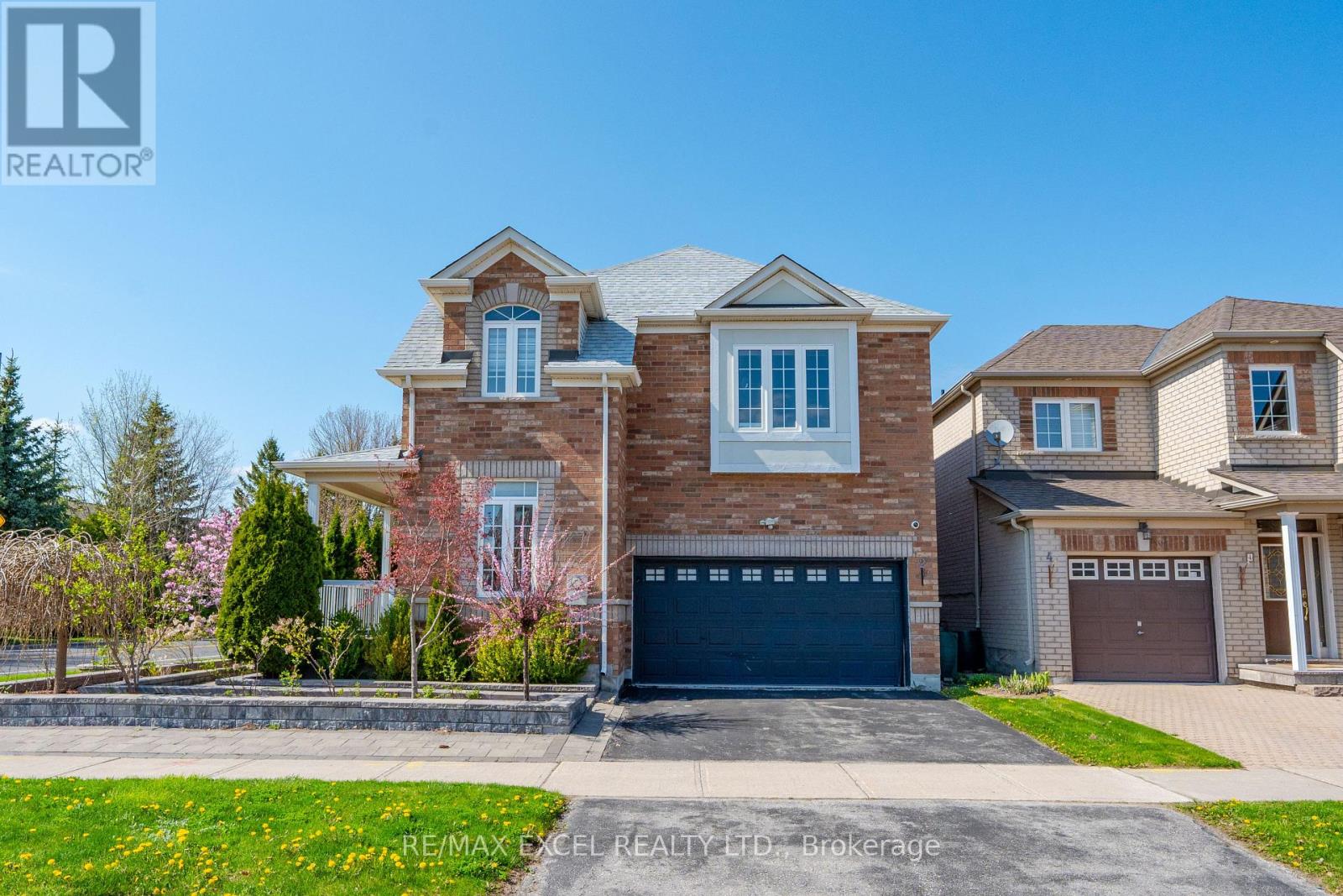 2 Greengage St, Markham, ON L6E 1X9