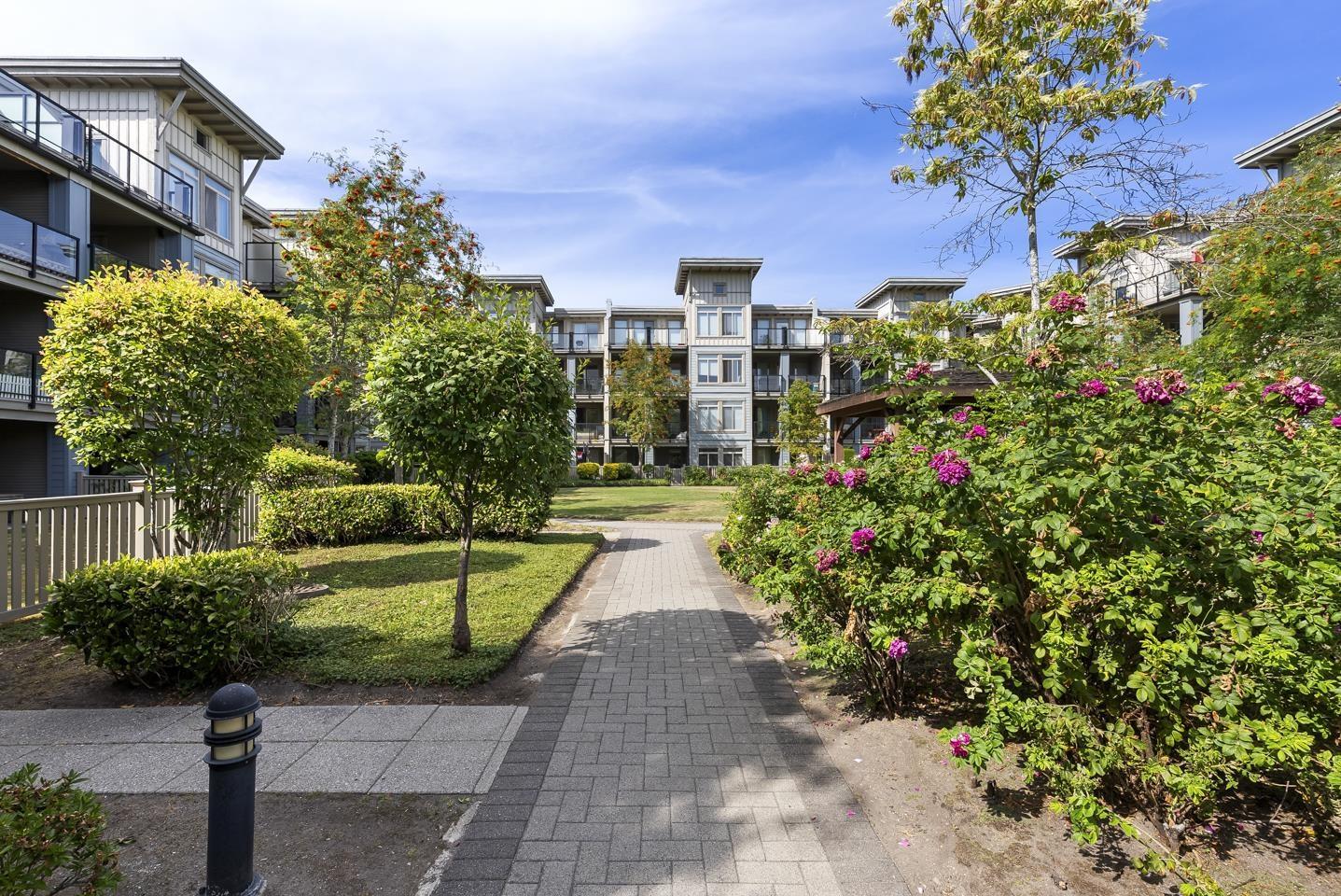 15380 102a Avenue Unit 221, Surrey, BC V3R 0B3