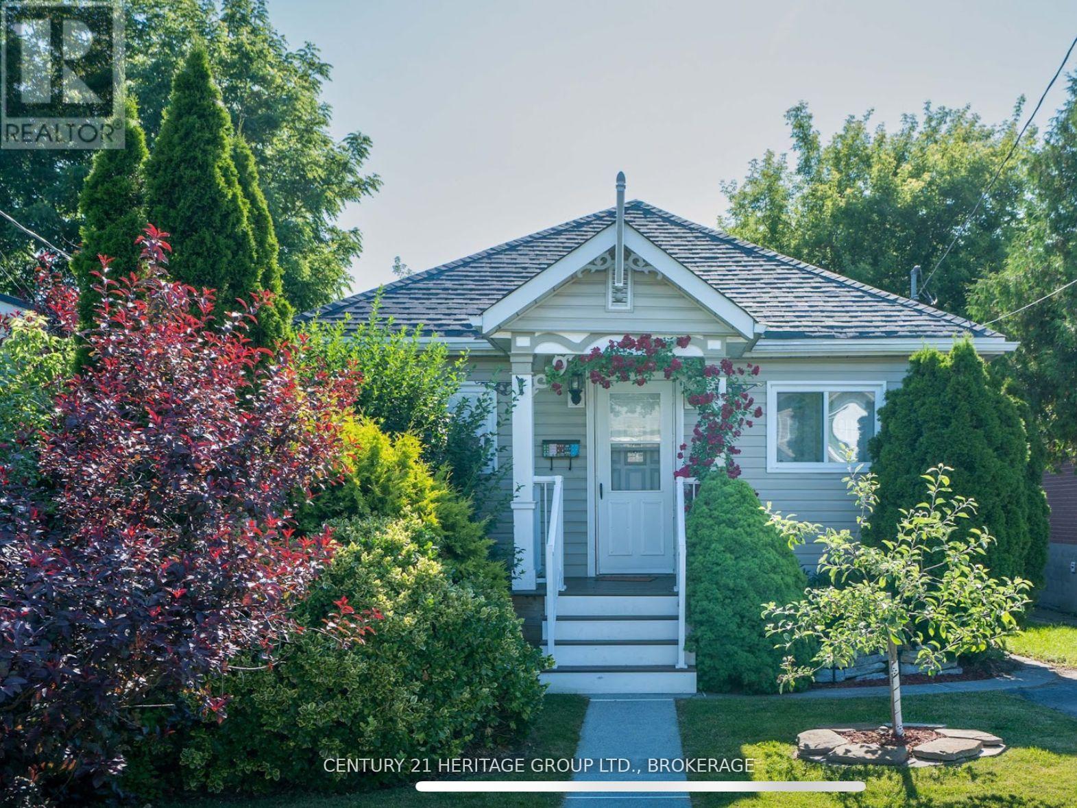 31 Fergus St, Kingston, ON K7K 4L1