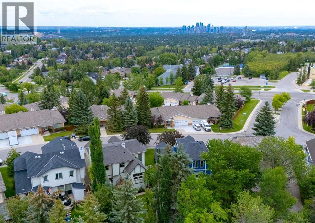 187 Strathaven Cir SW, Calgary, AB T3H 2K9