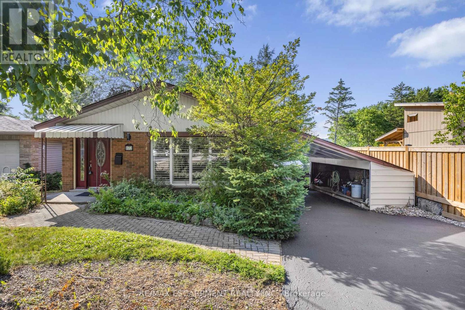 172 Old Ancaster Rd N, Hamilton, ON L9H 3R4
