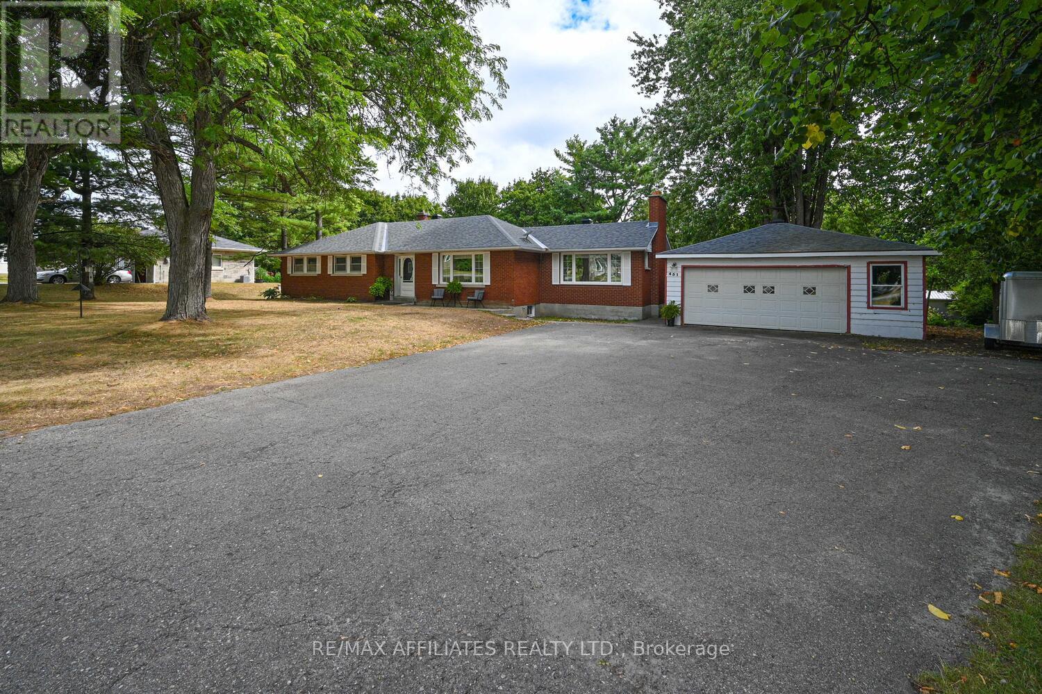 451 Hwy 29 Hwy, Rideau Lakes, ON K7A 4S5