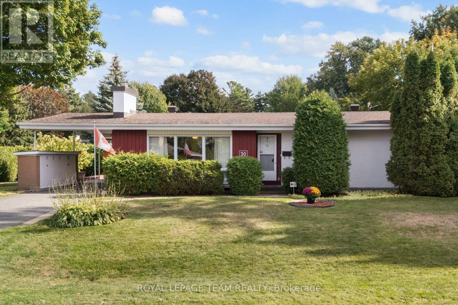 30 Ellery Cres, Ottawa, ON K2H 6M6
