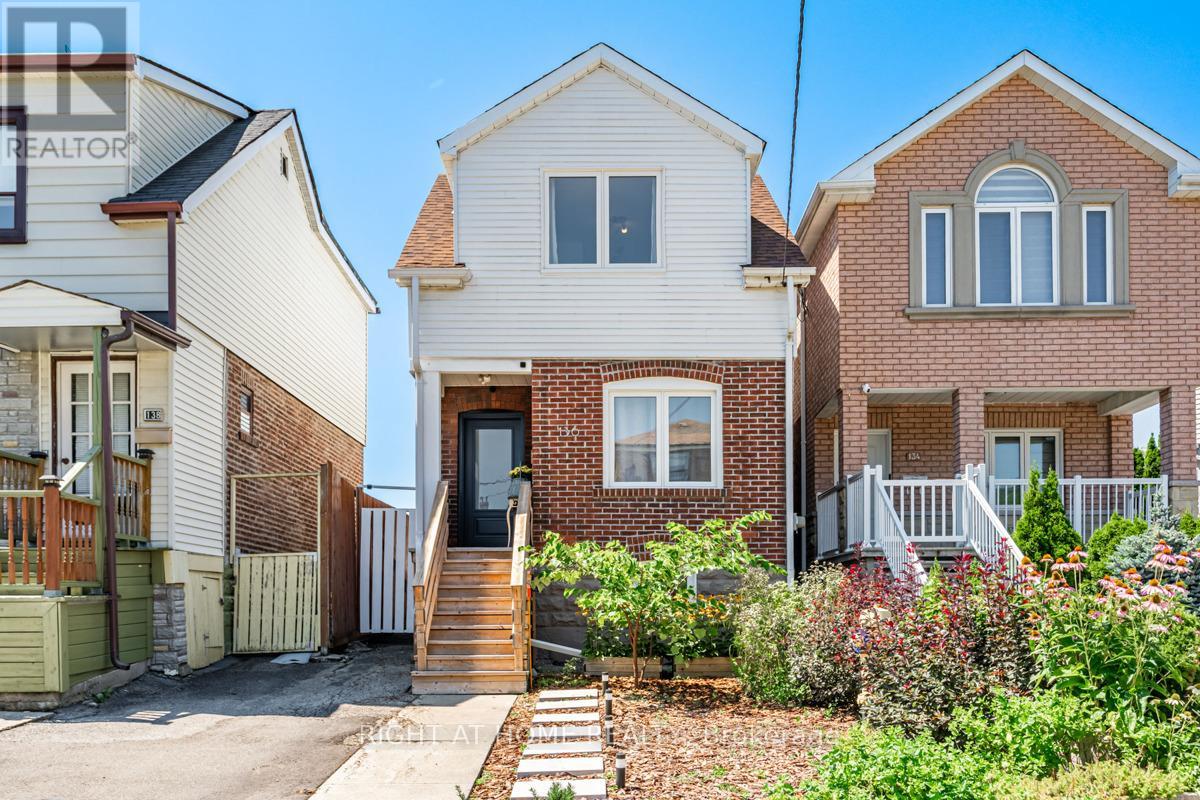 136 Avon Ave, Toronto, ON M6N 3W9