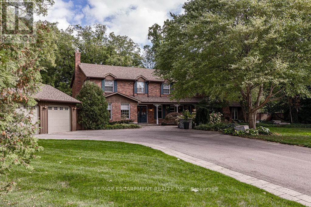225 Shoreacres Rd, Burlington, ON L7L 2H3