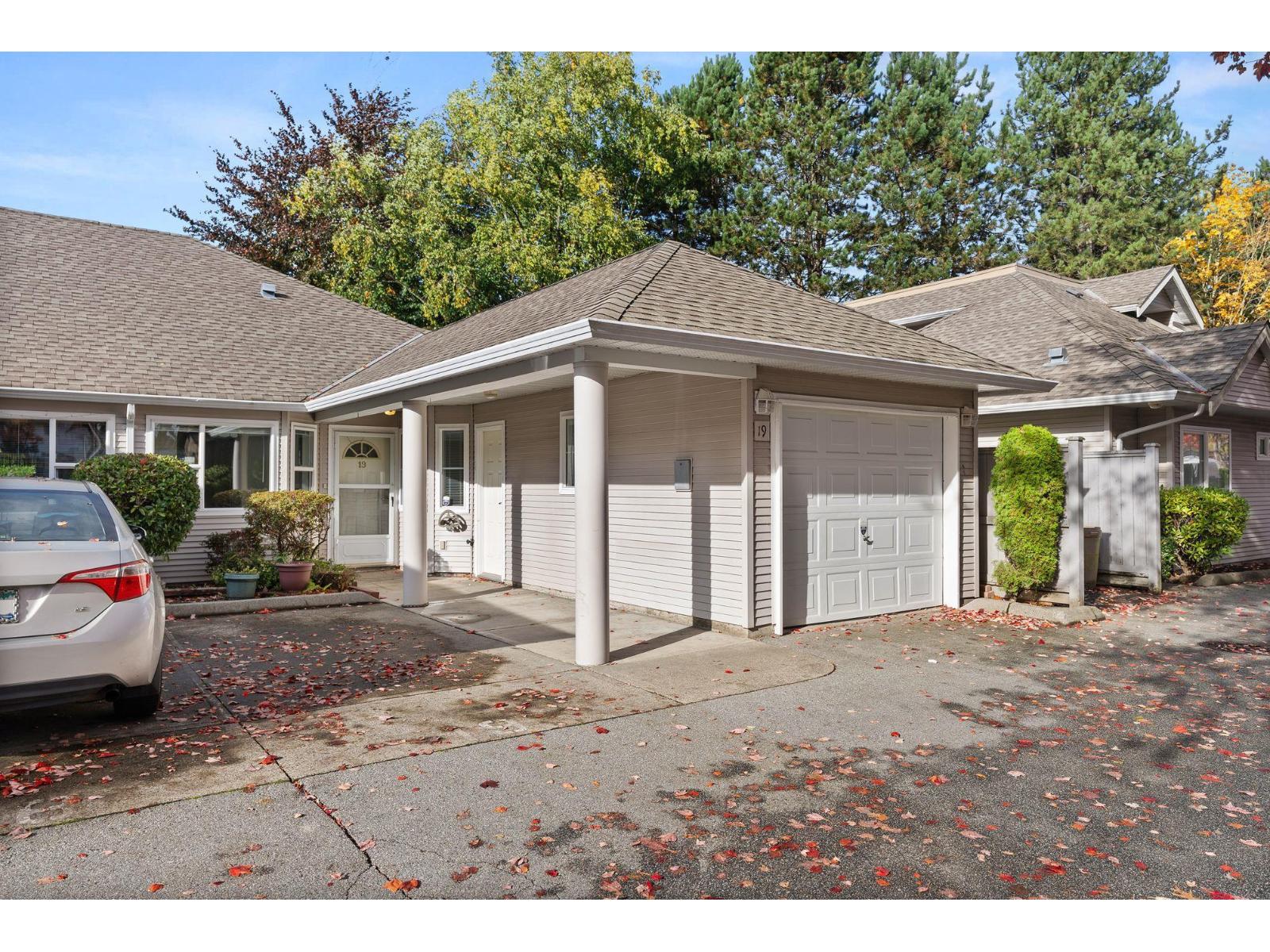 7127 124th Street Unit 19, Surrey, BC V3W 3W9