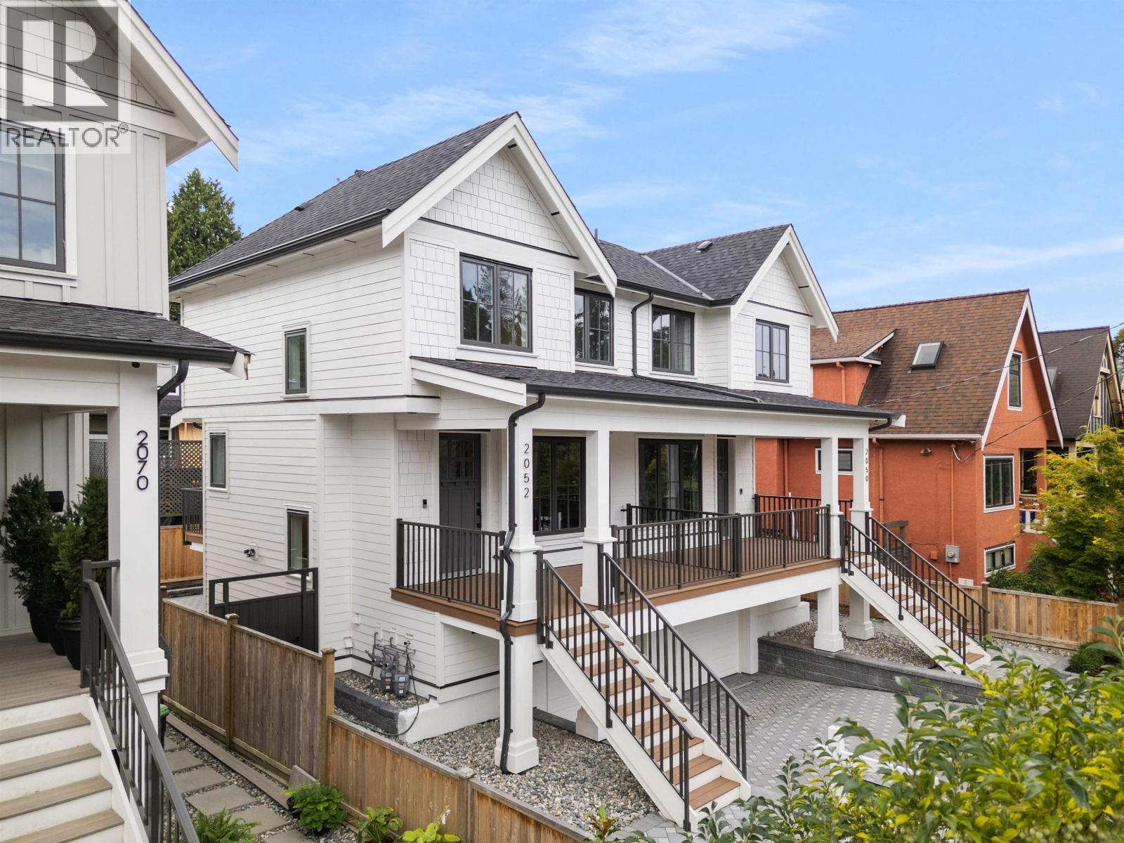 2052 Ferndale St, Vancouver, BC V5L 1Y1
