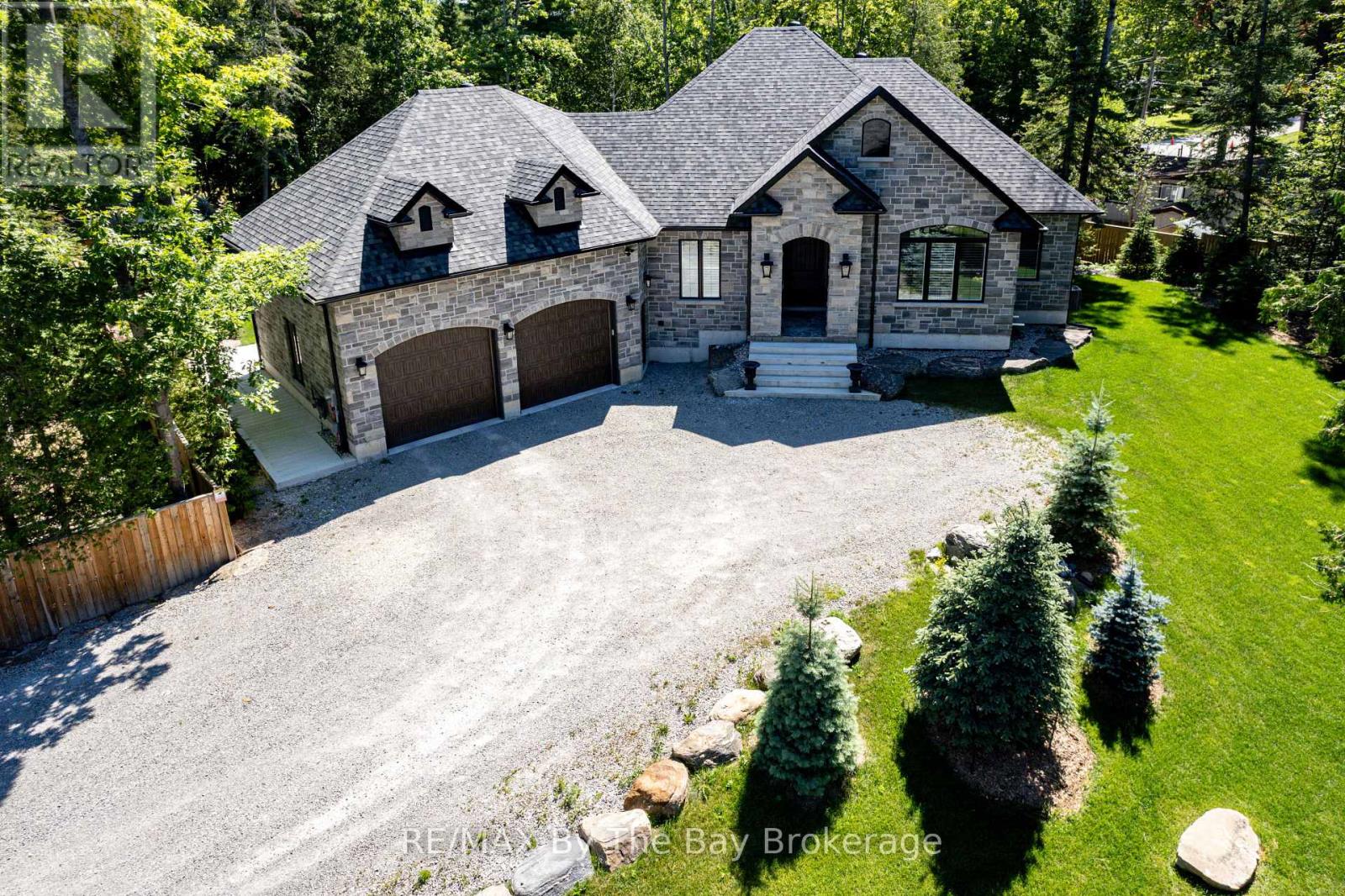 833 Eastdale Dr, Wasaga Beach, ON L9Z 2R5