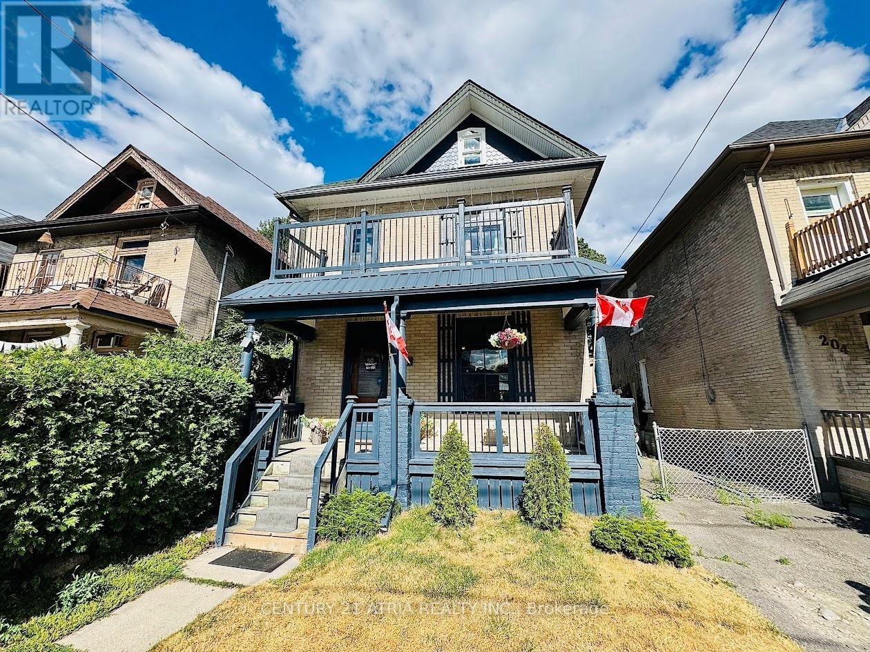 208 Park St N, Peterborough, ON K9J 3P8