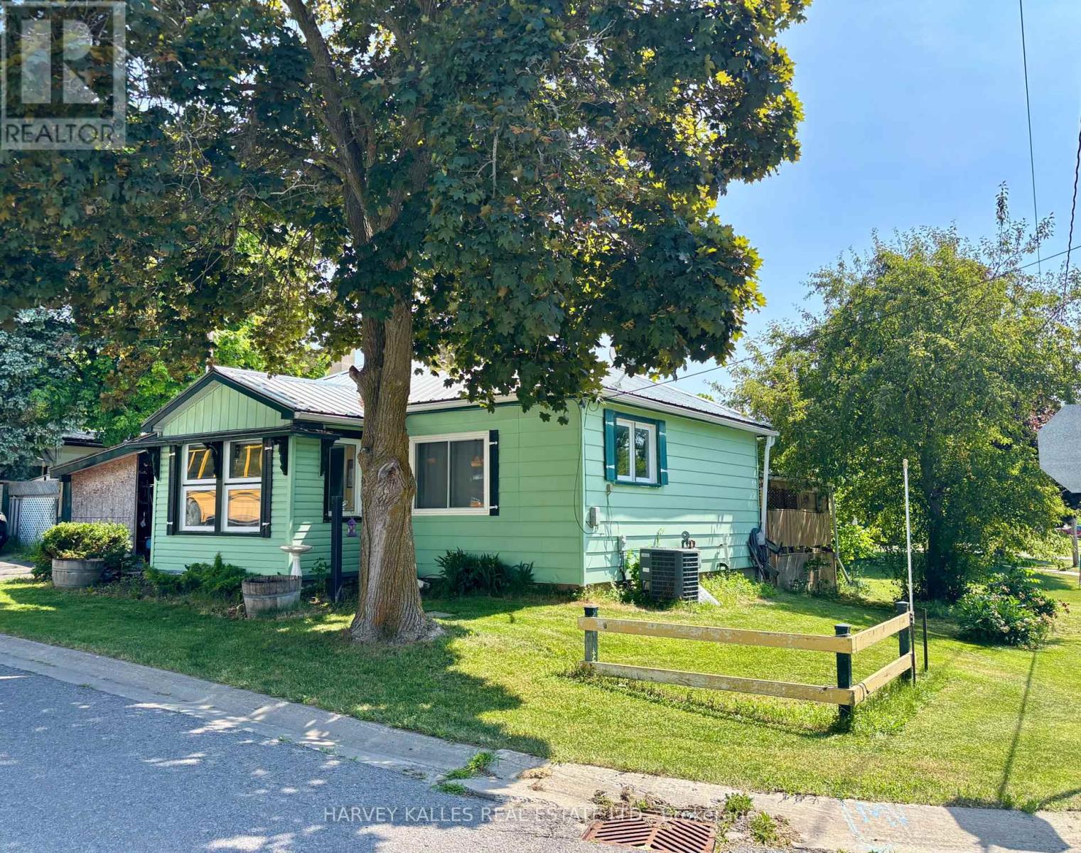 30 Maitland St, Prince Edward County Picton Ward, ON K0K 2T0