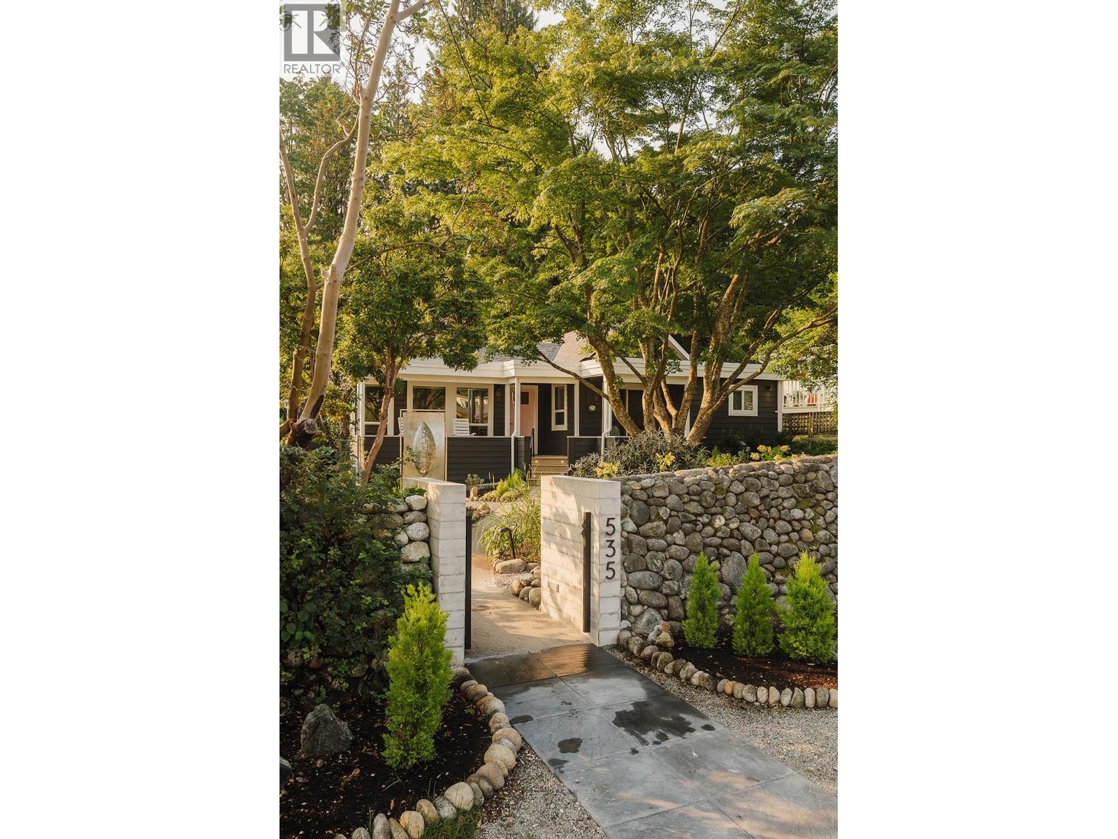 535 Gower Point Rd, Gibsons, BC V0N 1V0