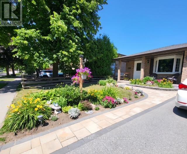 895 Exeter St, Oshawa, ON L1G 6R9