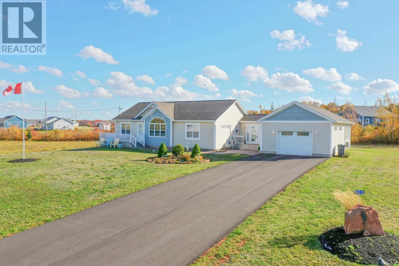 203 Dunes View Dr, Brackley Beach, PE C1E 2R4