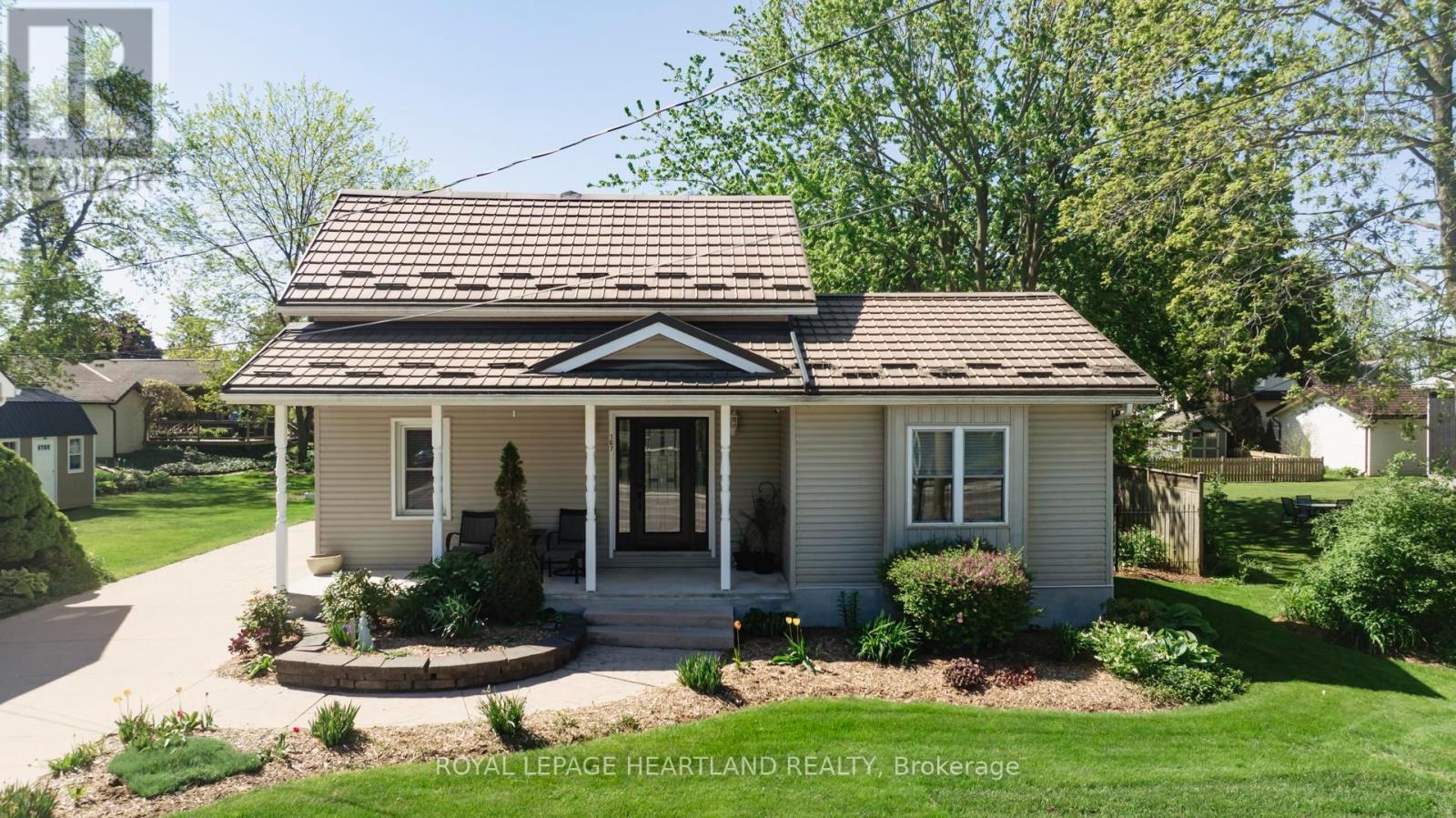 167 Dashwood Rd, Bluewater, ON N0M 1N0
