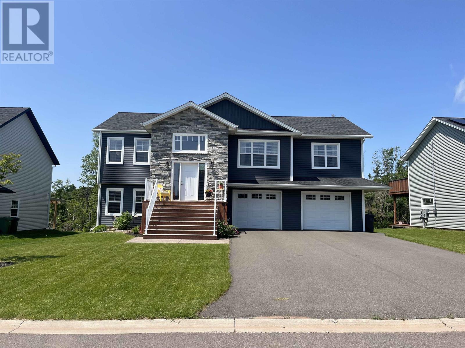 185 Essex Cres, Charlottetown, PE C1E 0G5