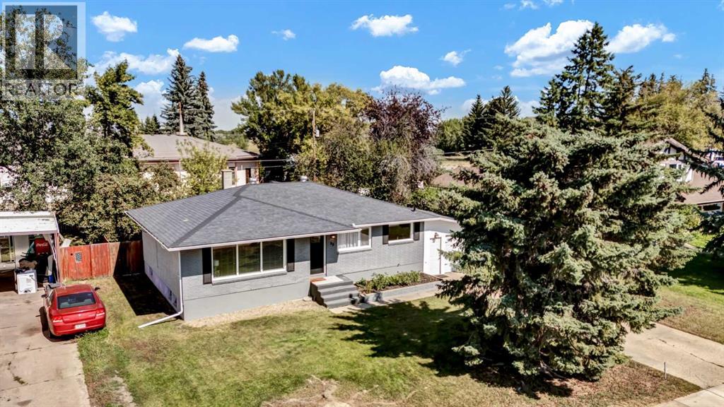 35 Laurel Pl W, Brooks, AB T1R 0E4