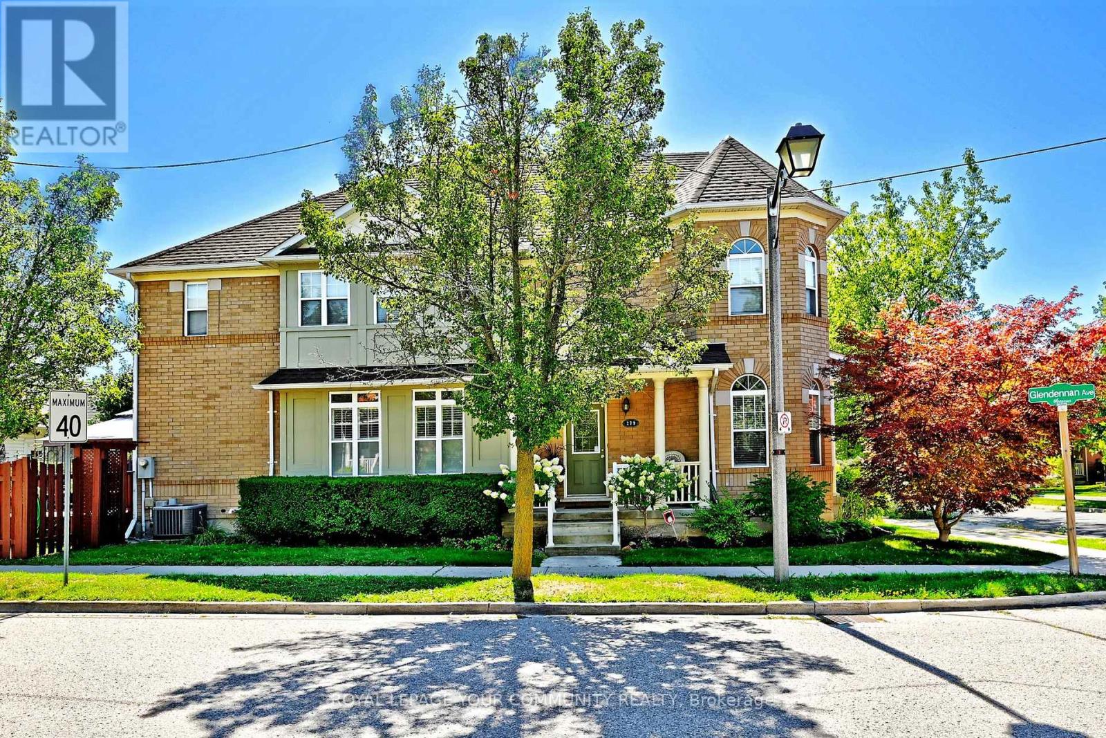 279 Country Glen Rd, Markham, ON L6B 1C3