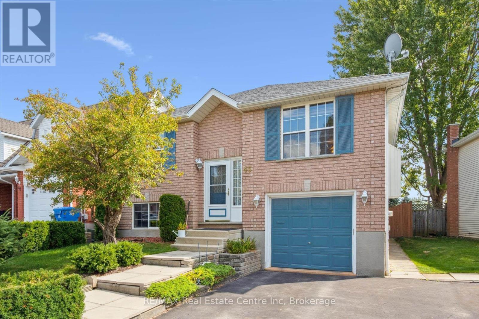 45 Chesterton Ln, Guelph Grange Road, ON N1E 6S8
